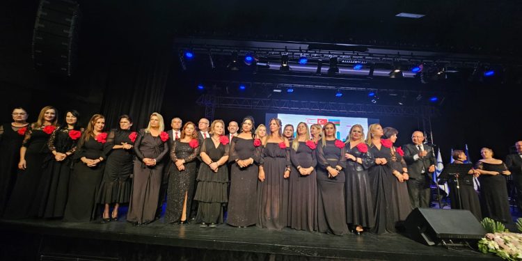 Bahar Esintileri Sanat Derneği Korosu, Türkiye Cumhuriyeti’nin 101’inci kuruluş yılı nedeniyle düzenlenen etkinliğe katıldı