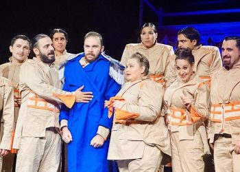 “Burun” oyunu seyirci ile buluştu