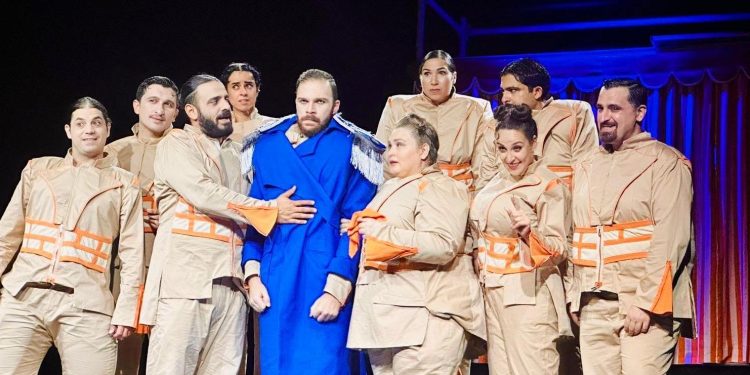 “Burun” oyunu seyirci ile buluştu