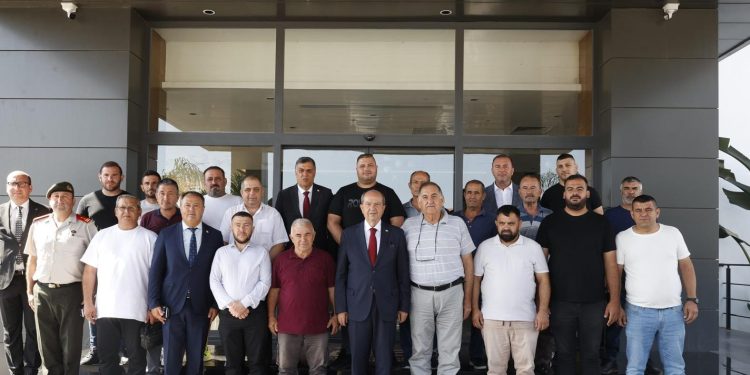 Cumhurbaşkanı Tatar Maraş bölgesi muhtarları ile bir araya geldi