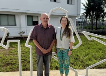 Eski DAÜ öğretmeninden orijinal Hollywood kaset bağışı