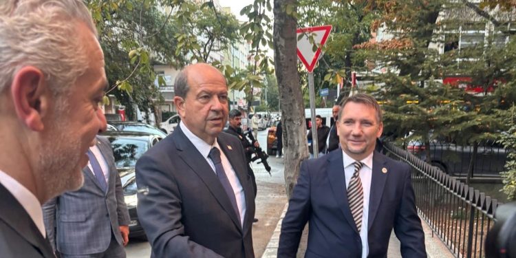Tatar ve Korukoğlu, Kıbrıs Türk Kültür Derneği Genel Merkezi’ni ziyaret etti