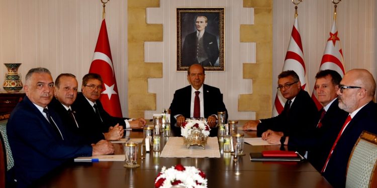 Cumhurbaşkanı Tatar, siyasi partileri bilgilendiriyor