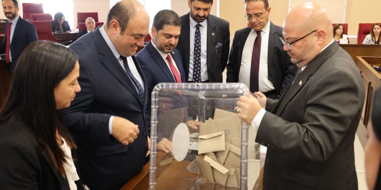 Üçüncü tur tamamlandı 25 kabul, 23 ret, 1 geçersiz