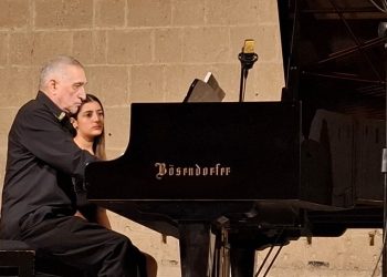 Rauf Kasimov, Bellapais’te konser verdi