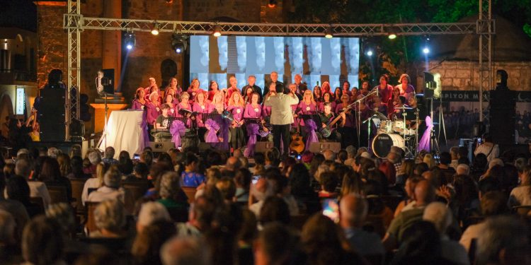 Çağdaşlar Korosu’yla Nostalji Konseri düzenlendi