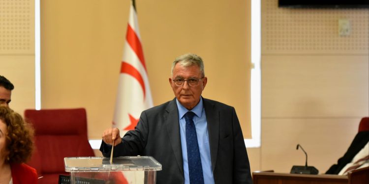 Meclis’te başkanlık seçimi..Kutlu Evren için yapılan ilk oylamada 26 ret çıktı