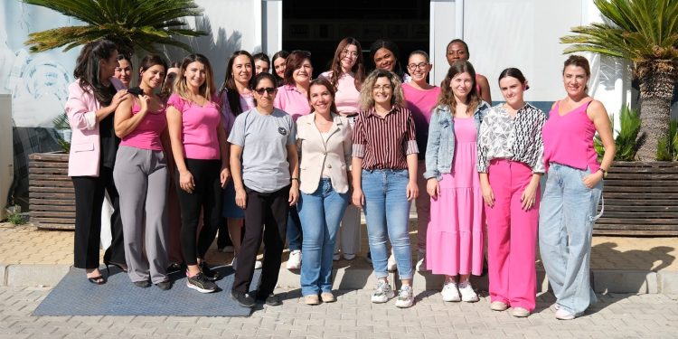 Akdeniz Karpaz Üniversitesi “Meme Kanseri Farkındalık Ayı” etkinliği düzenledi