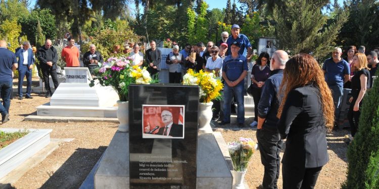 Sonay Adem kabri başında anıldı