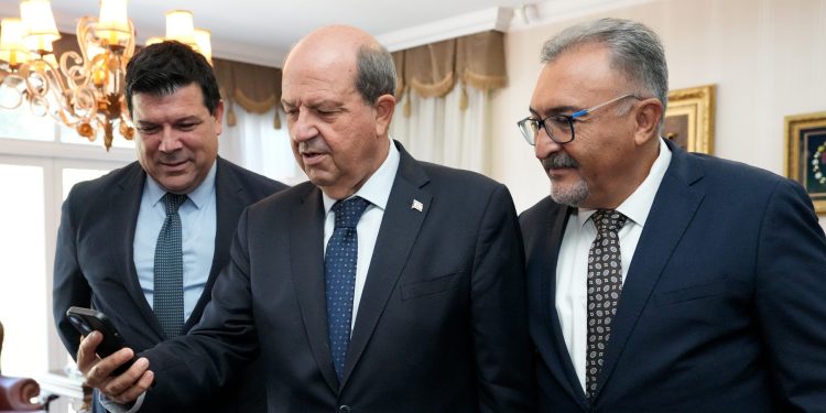 DAÜ heyetini kabul eden Tatar, Teknofest’te birinci gelen DAÜ ASHINA takımını kutladı: “Gurur duydum”