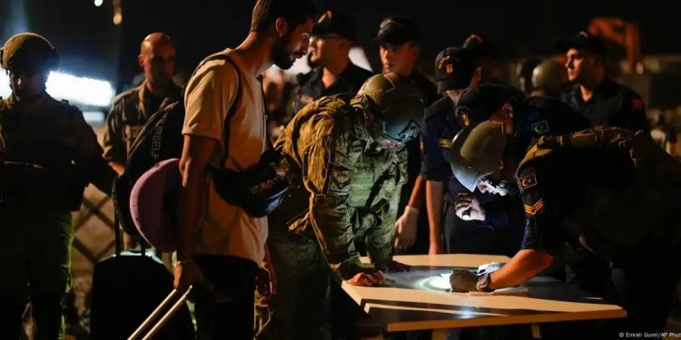 Türkiye, 24’ü KKTC vatandaşı 966 kişiyi Lübnan’dan tahliye ediyor…