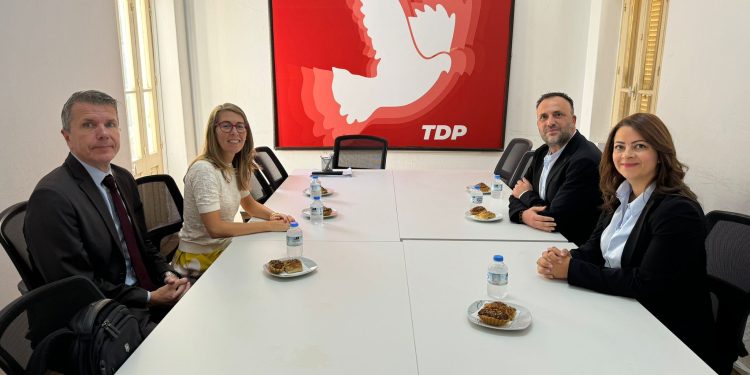 Çeler, Avrupa Komisyonu Kıbrıs Çözüm Destek Birimi Başkanı ve AB Destek Ofisi Müdürü’nü kabul etti