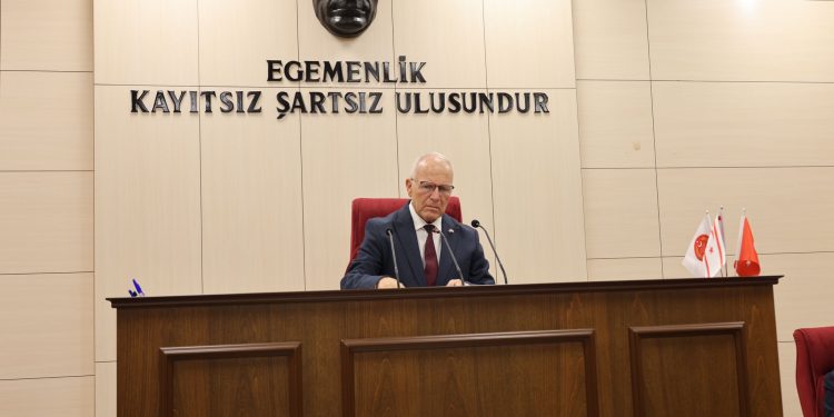 5’inci turda 23 kabul, 25 ret ve 1 geçersiz oy kullanıldı…Töre: Tek aday olduğum için seçimi kazandım, oturumu kapatıyorum