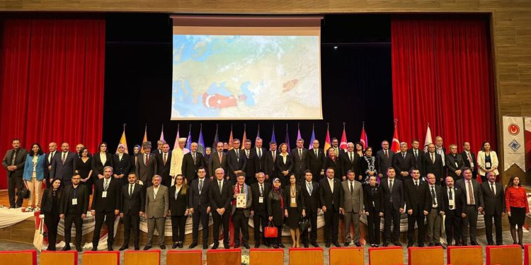 Cumhurbaşkanı Özel Danışmanı Güler, Erzincan’da “Türkiye Yüzyılında 1. Uluslararası Türk Diasporası Sempozyumu”na katıldı, “Kıbrıs Türk Diasporası” konulu sunum yaptı