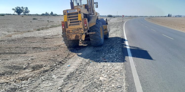 Mesarya Belediyesi, Dörtyol-Türkmenköy arası banket düzenleme çalışmalarını tamamladı