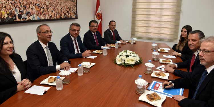 CTP-CHP heyetleri bir araya geldi