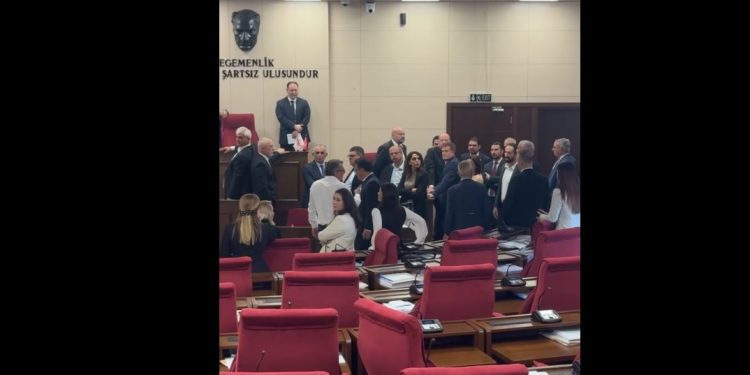 Meclis Genel Kurulu’nda tartışma yaşanıyor