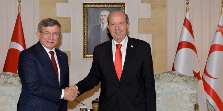 Cumhurbaşkanı Tatar Gelecek Partisi Genel Başkanı ve beraberindeki heyeti kabul etti