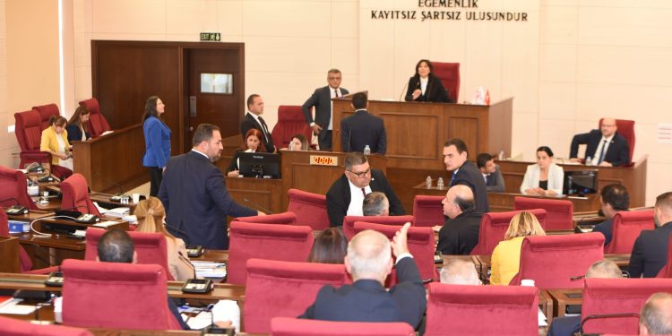 Genel Kurul’da oturum tartışması…