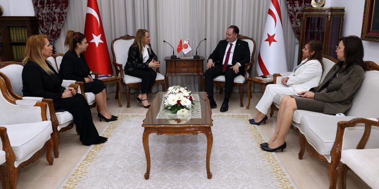 Öztürkler, Sağlık Turizm Federasyonu heyetini kabul etti