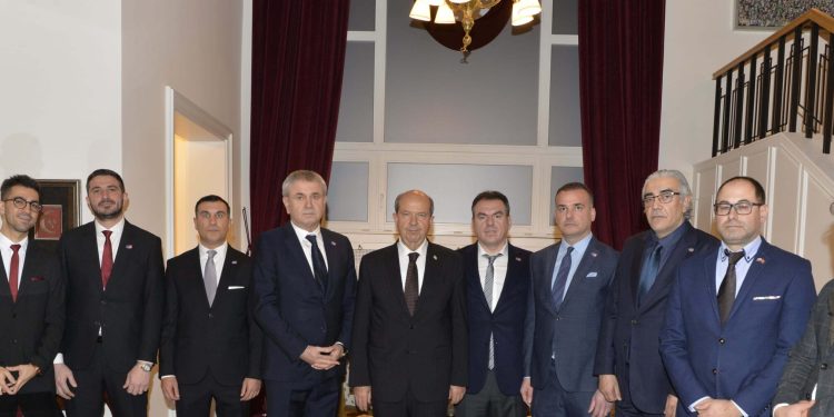 Cumhurbaşkanı Tatar, TC Varşova Büyükelçisi Rauf Alp Denktaş’ın ev sahipliğinde düzenlenen resepsiyona katıldı