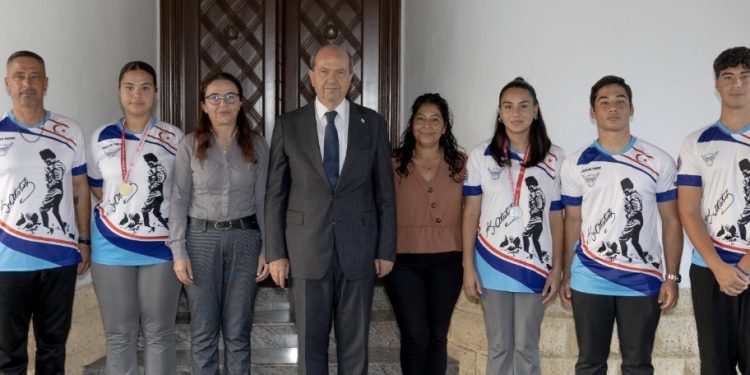 Cumhurbaşkanı  Tatar, Eşe Spor Akademisi Derneği başkanını ve yönetim kurulunu kabul etti