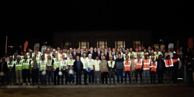 Yılmaz ile Üstel,yapımı devam eden Cumhurbaşkanlığı Yerleşkesi ile Cumhuriyet Meclisi Binası’nın çalışmalarını yerinde inceledi