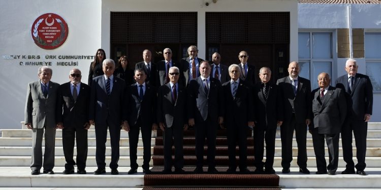 Öztürkler:KKTC ve Türkiye Bayraklarına sahip çıkacağız