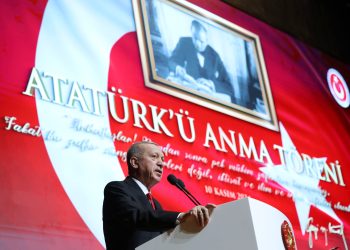 TC Cumhurbaşkanı Erdoğan: “Atatürk’ü putlaştırmak isteyenler kadar, Atatürk’ü tamamen yok sayanlar da Gazi’nin milletimizin gönlündeki yerini sarsamayacak”