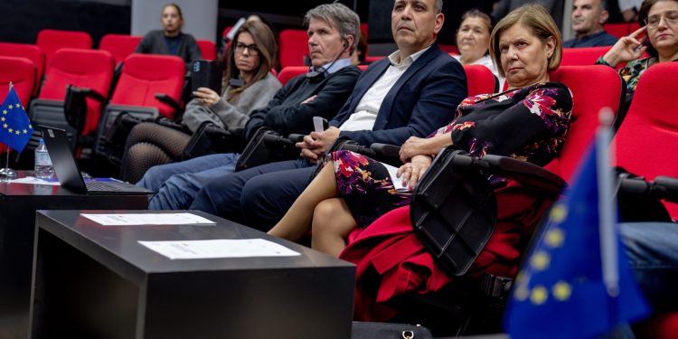 “Ev içi Şiddete Karşı Birlikte” paneli düzenlendi