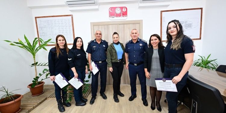 Merkezi Cezaevi’nde AKÜ eğitimine katılanlara sertifika verildi