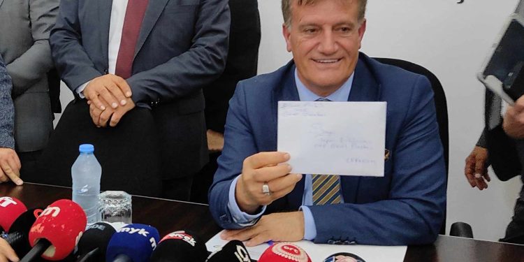 Arıklı: CTP milletvekilleri istifa ederse benim istifa mektubumu da yürürlüğe koysunlar