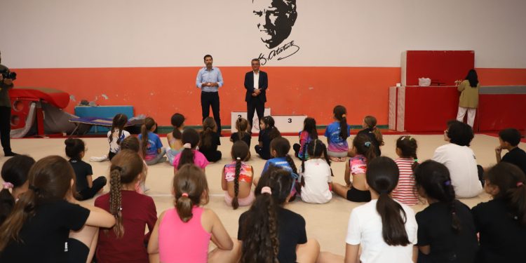 CTP Genel Başkanı Erhürman’dan minik cimnastikçilere ziyaret ve tebrik