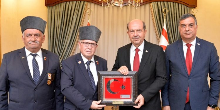 Cumhurbaşkanı Ersin Tatar, Türkiye Muharip Gaziler Derneği Çerkezköy üyelerini kabul etti