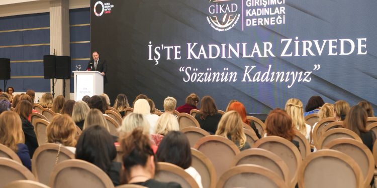 Öztürkler, GİKAD tarafından düzenlenen panelin açılışına katıldı