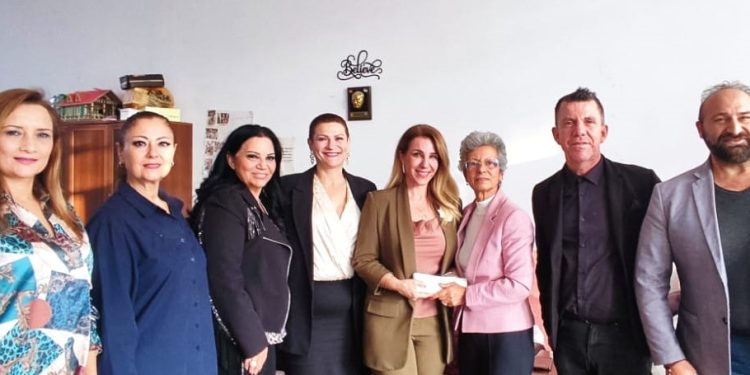 Bahar Esintileri Sanat Derneği Korosu, konser gelirini Kanser Hastalarına Yardım Derneği’ne bağışladı