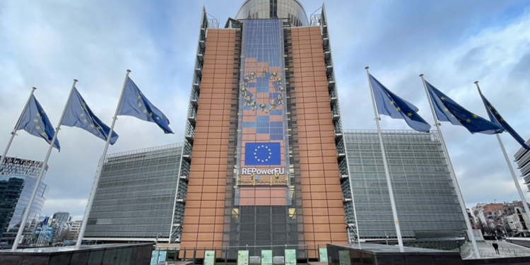 AB Komisyonu’nun genişlemeden sorumlu üye adayı Kos’un Türkiye’nin adaylığı ve Kıbrıs konusunda görüşlerini anlattı