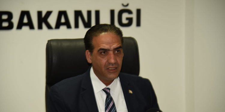 Ocak ayından itibaren işyerleri arasındaki yatay geçiş altı aydan bir yıla çıkarılıyor