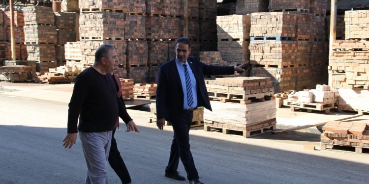 Gardiyanoğlu, Gürdağ Tuğla Fabrikası’nda incelemelerde bulundu