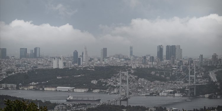 İstanbul’da sağanak ve rüzgar etkili oluyor