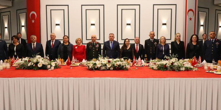 İzmir’de KKTC’nin kuruluşunun 41. yılı nedeniyle resepsiyon verildi