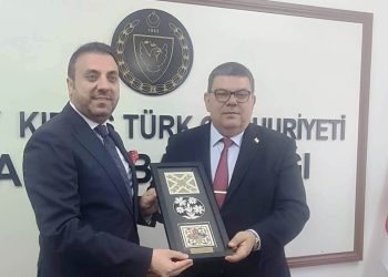 Maliye Bakanı Berova, TÜMGİŞ Yönetim Kurulu Başkanı Kadooğlu ile görüştü