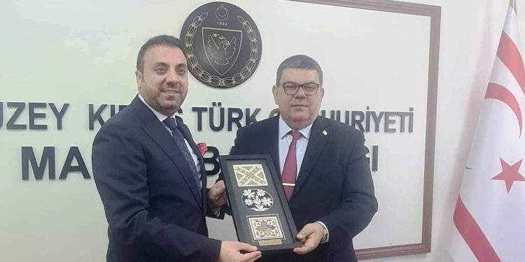 Maliye Bakanı Berova, TÜMGİŞ Yönetim Kurulu Başkanı Kadooğlu ile görüştü