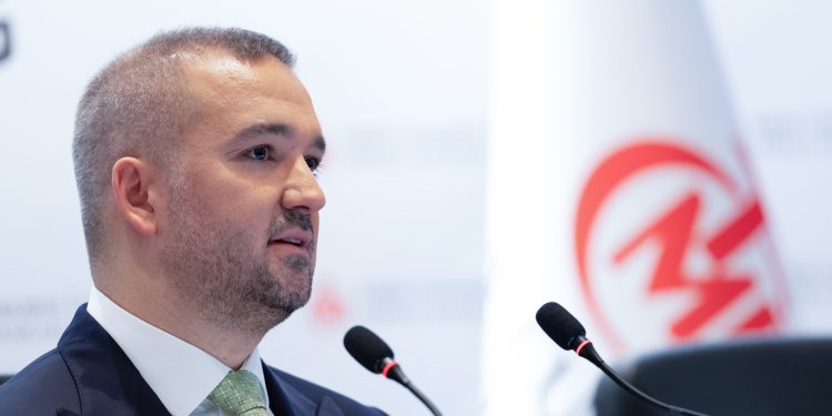 TCMB Başkanı Karahan: “2024 ve 2025 yıl sonu enflasyon tahminlerimizi yüzde 44 ve 21 olarak yukarı yönlü güncelledik. Enflasyonun 2026’da yüzde 12’ye gerileyeceğini öngörüyoruz”