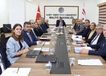 Maliye Bakanı Berova, TC Ticaret Bakan Yardımcısı Uçarmak’ı kabul etti