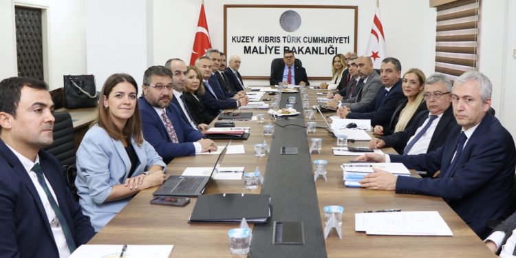 Maliye Bakanı Berova, TC Ticaret Bakan Yardımcısı Uçarmak’ı kabul etti