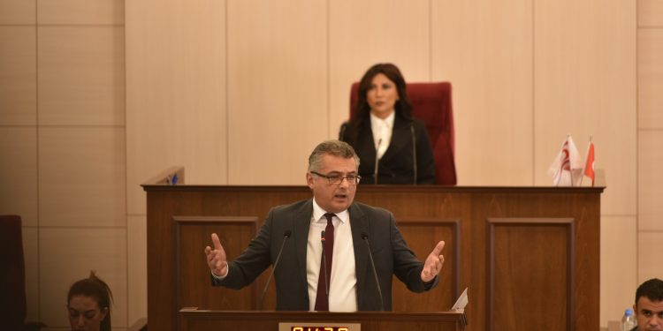 Meclis’te başkanlık tartışmaları…