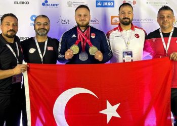 Milli halterciden 2 altın, 1 gümüş madalya