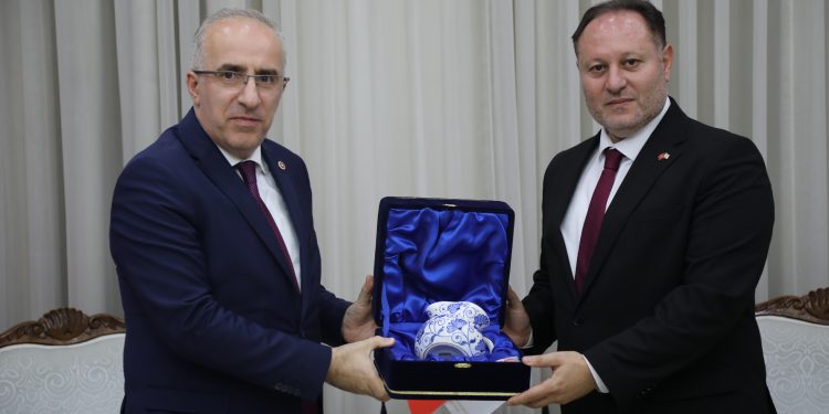 Meclis Başkanı Ziya Öztürkler Saadet Partisi ve İyi Parti heyetlerini kabul etti