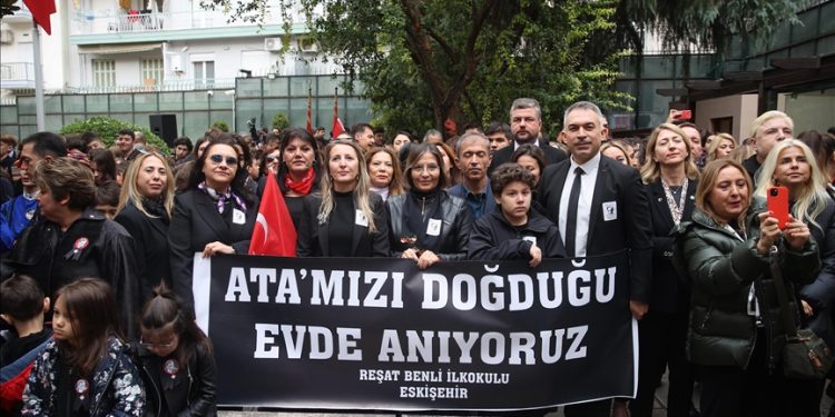 Büyük Önder Atatürk Selanik’teki doğduğu evde anıldı